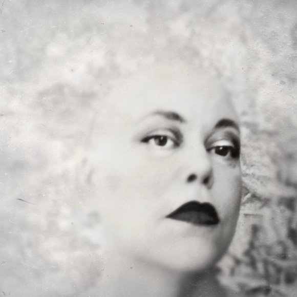 Meet your Posher, Christa - Picture 1 of 1